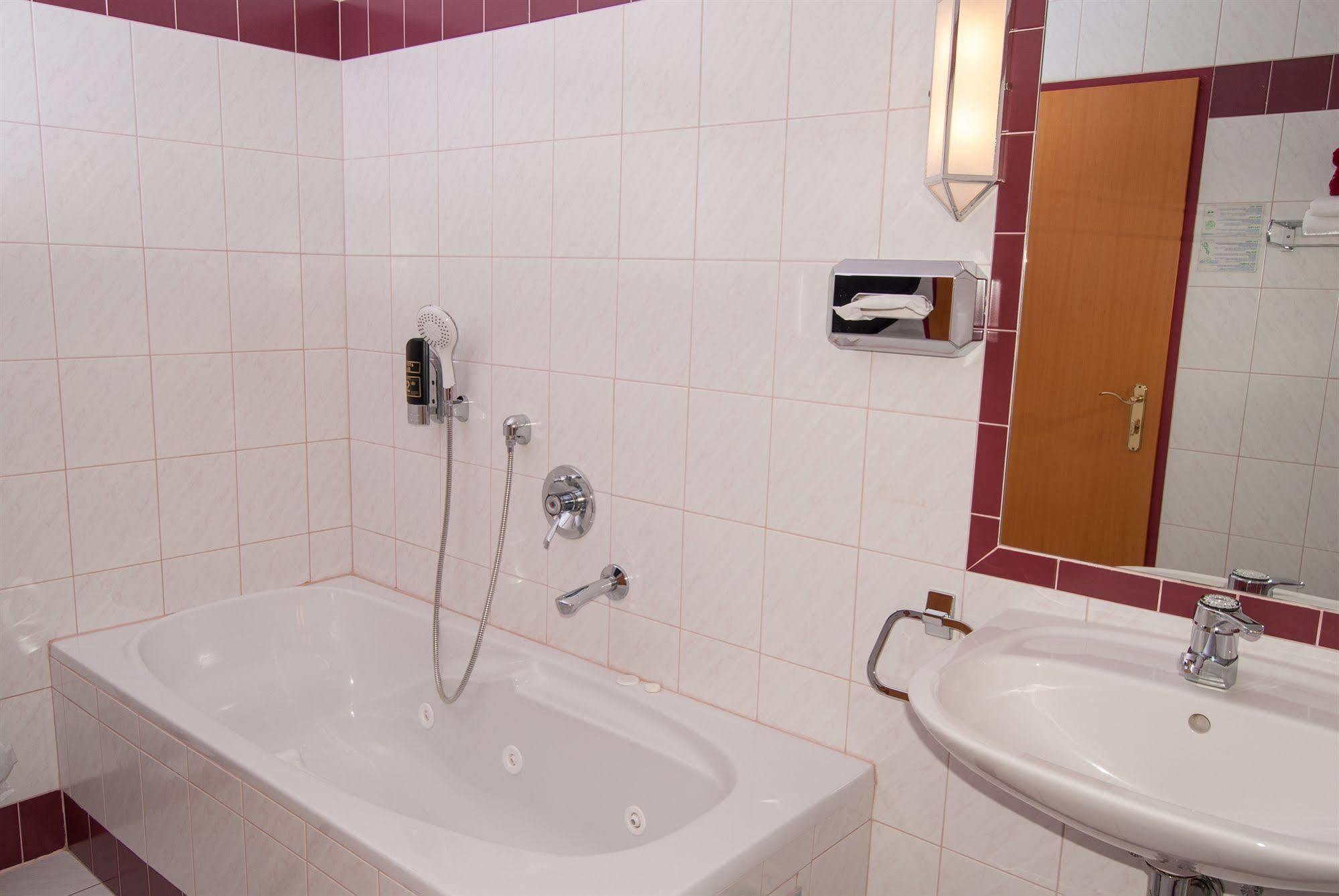 Hotel Residenz Hoessinger Karlstetten Esterno foto